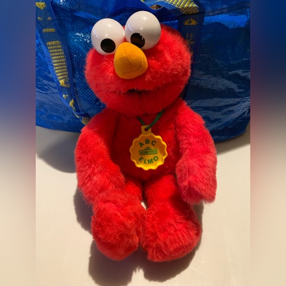 Sesame Street ABC Elmo vintage stuffed animal from 1995, sings/works! - Picture 1 of 3
